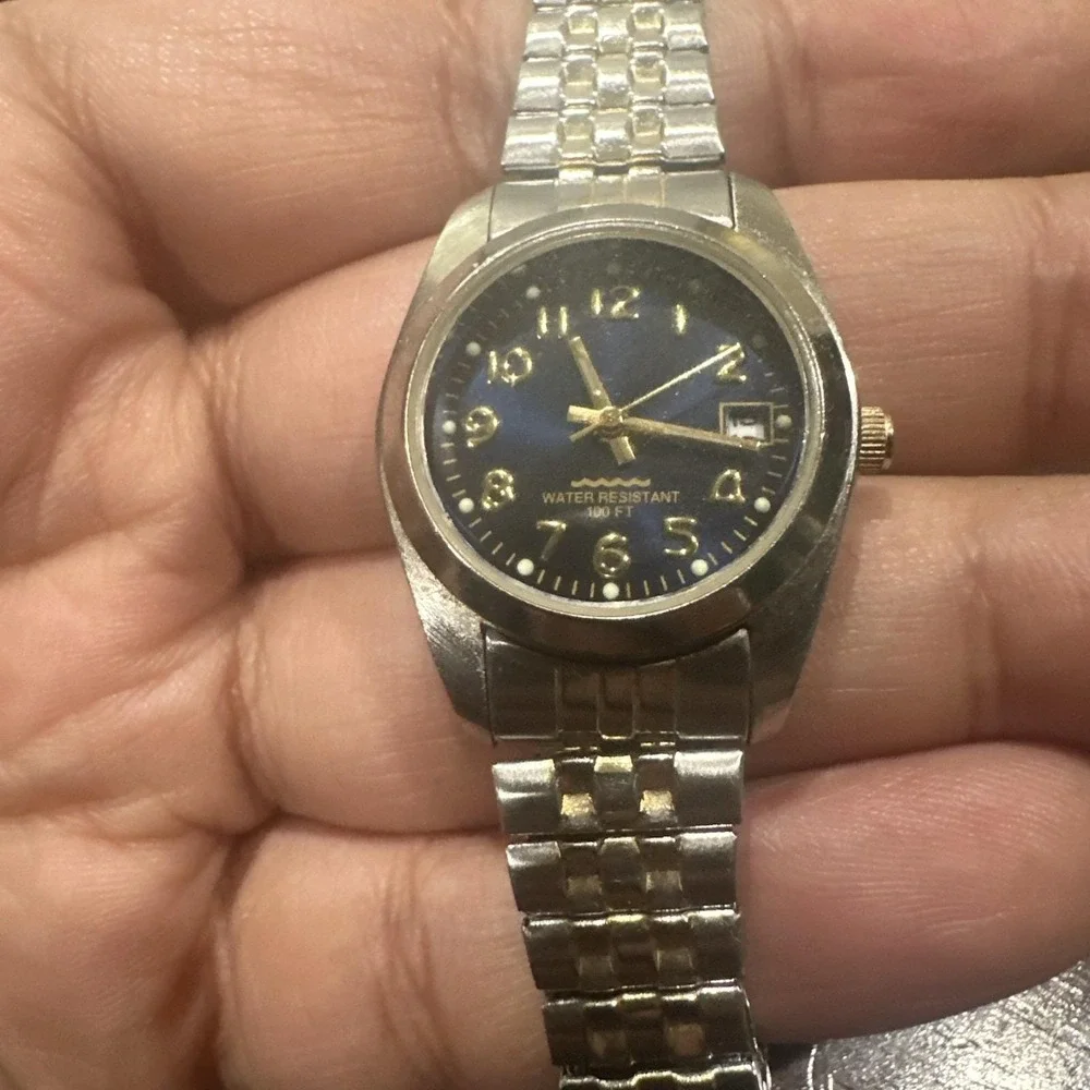 Working Vintage Watch Blue‎ Dial 25mm w/ Two Toned Stainless Steel Stretch Band